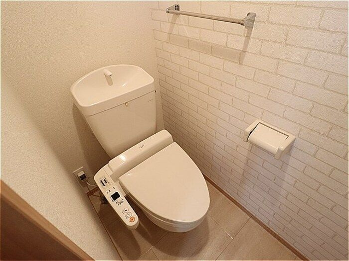 グランドゥールのトイレ|ゆったりとした空間のトイレです