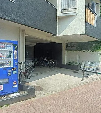 メゾン椎名町のエントランス