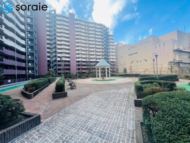 ダイアパレスUアリーナ　イーストウイング　中古マンション　9階の中庭