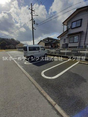 プラティークⅠの駐車場
