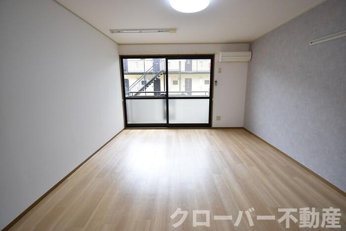 クレスト木太 A棟の洋室|洋室１０帖