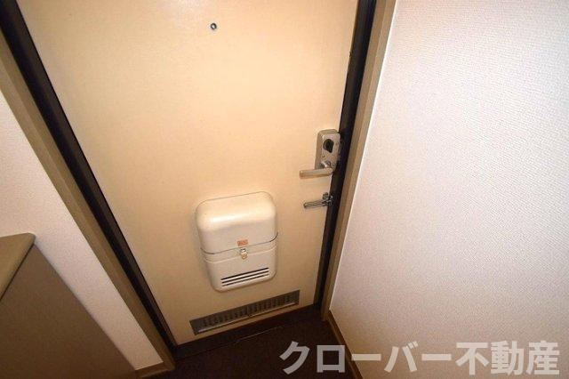 シャトレー西本の玄関|玄関