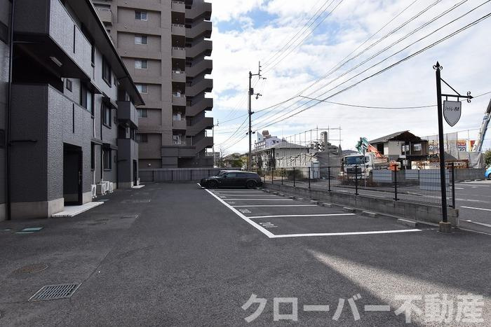 シャトレー西本の駐車場|駐車場