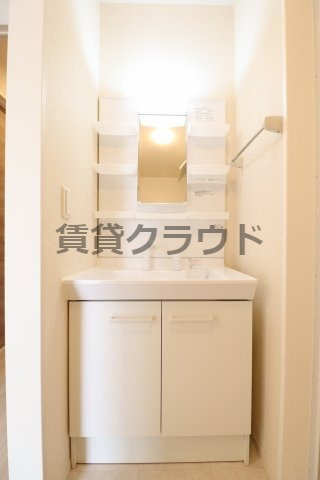 アクアコートの洗面所|明るい洗面所です