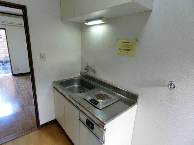 アスティオンのキッチン|写真は同建物の別部屋を参考に掲載しております。