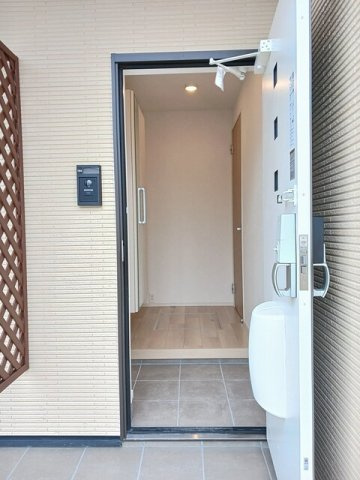 キャバン　Ⅱの玄関|明るい玄関です