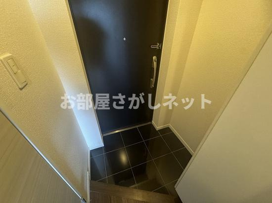 ブラン王子本町の玄関