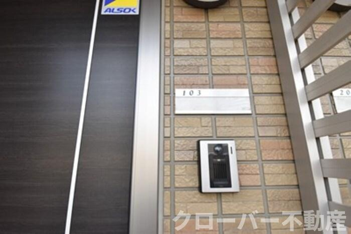 ラ・ルル 六条 B棟の玄関|玄関