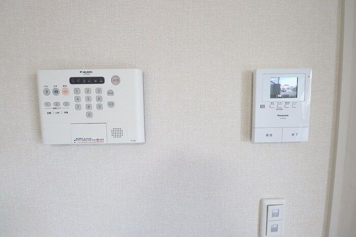 ベレタニア　Cのセキュリティ|モニター付きインターホンです
