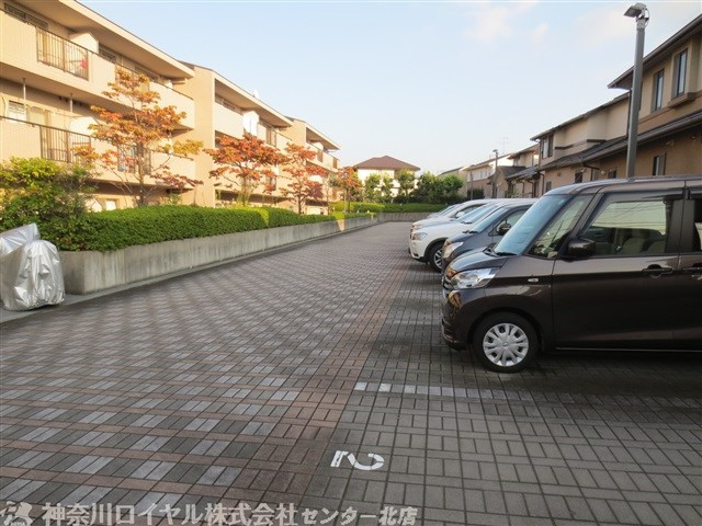 【駐車場】