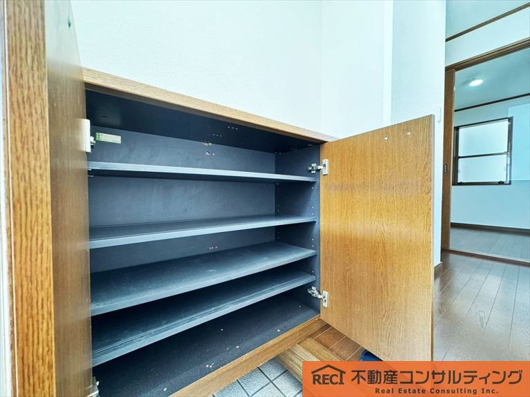 神戸市東灘区北青木4丁目　テラスハウスの収納
