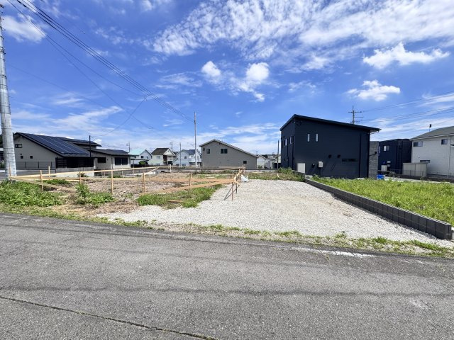 新築　北群馬郡榛東村山子田　Livele Garden.S　１号棟の駐車場|現地写真　駐車スペースは並列2台分可能です！					
