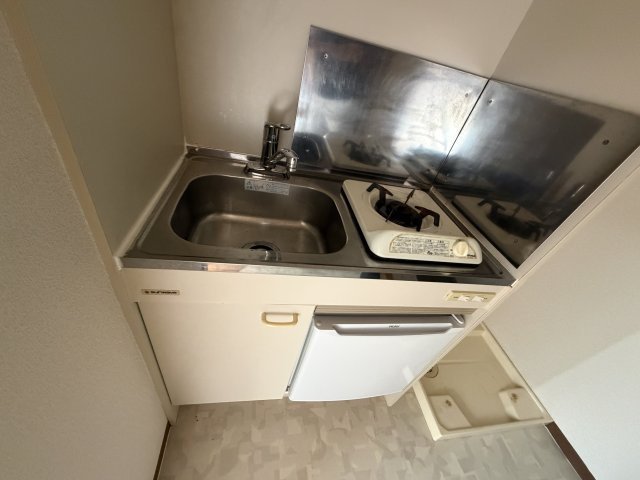 川崎市多摩区生田７丁目のアパートのキッチン