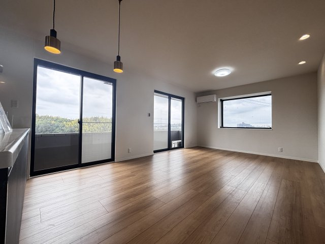 神戸市垂水区塩屋台2丁目戸建の居間・リビング