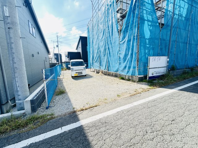 新築　北群馬郡榛東村山子田　Livele Garden.S　2号棟の駐車場|現地写真　駐車スペースは並列2台分可能です！					
