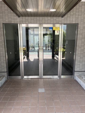 ステイツ池田フラッツのエントランス|落ち着いた雰囲気のエントランス