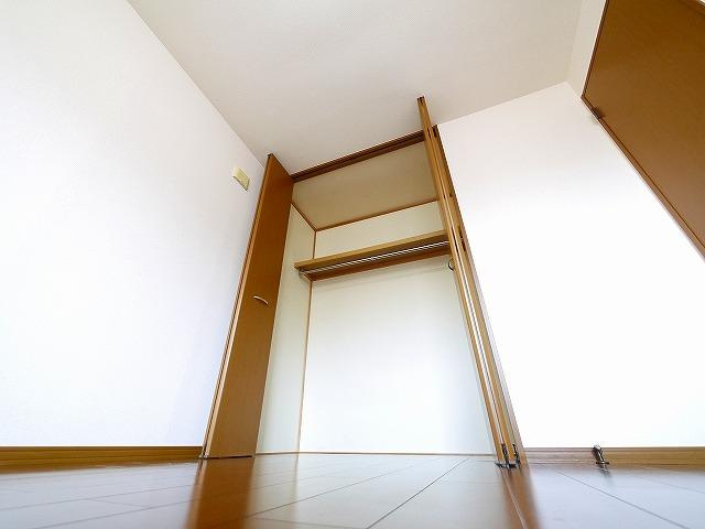 カルチェ青垣　Ｂ棟の洋室|落ち着いた色調の洋室です
