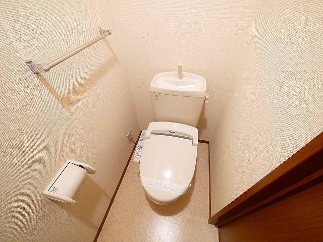 カルチェ青垣　Ｂ棟のトイレ|清潔感のあるトイレです
