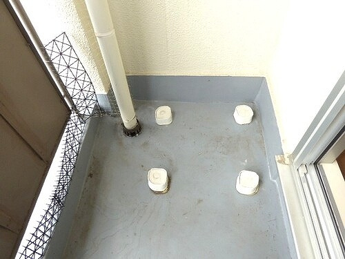 深沢コーポラスの設備|室外洗濯機置き場