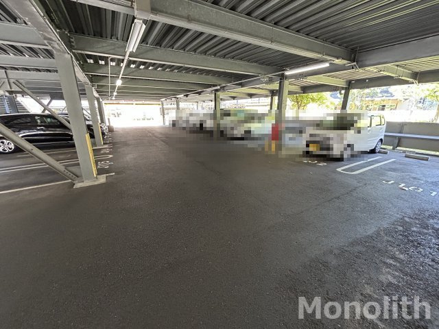 サンヴァリエ津久野8号棟の駐車場