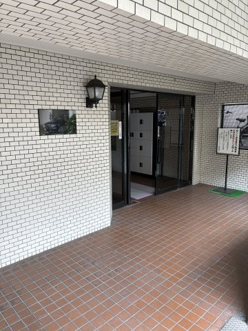 桃山台グリーンハイツのエントランス