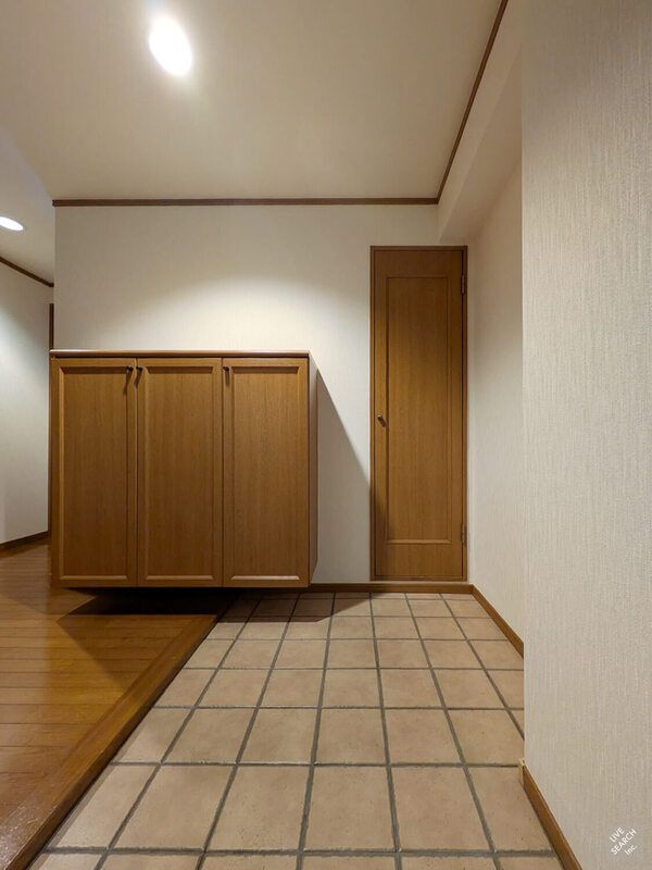 パロスけやき西の玄関