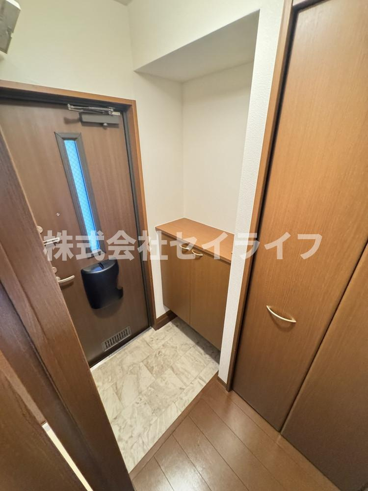 サンクレール志紀の玄関