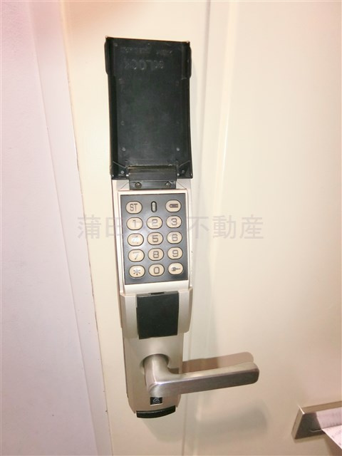 プラムパーク嶋田の玄関