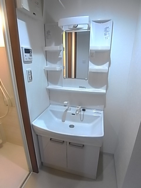 ワコーレヴィータ甲子園口の洗面所