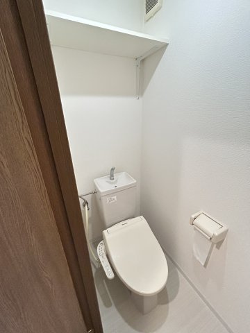 大阪市西区北堀江１丁目の賃貸マンションのトイレ