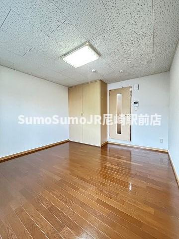 レオパレスみそのの寝室|開放的な寝室です