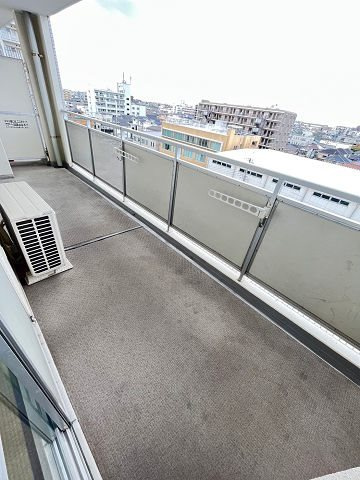UＲルネシティ西宮津門　3号棟のバルコニー