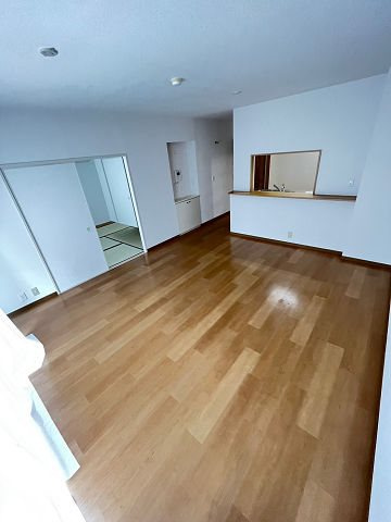 UＲルネシティ西宮津門　3号棟の居間・リビング