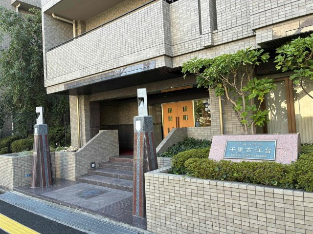 アストラル千里古江台の外観