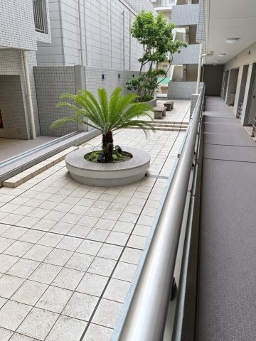 ローレルコート伊丹のバルコニー