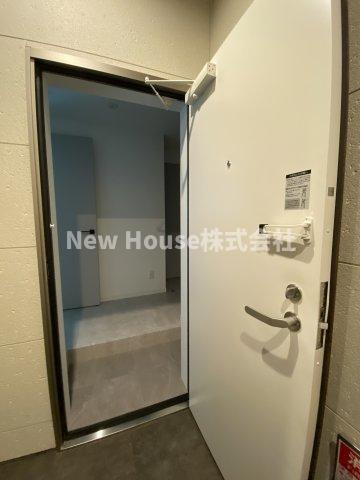 プラスドア目白台の玄関