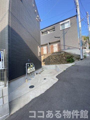 アリビア山手の駐車場