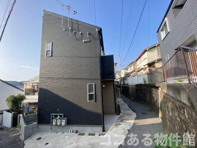 アリビア山手の玄関