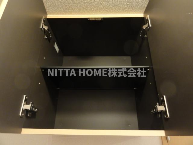 豊岡市九日市下町のアパートの収納|上部にもついていて便利です◇