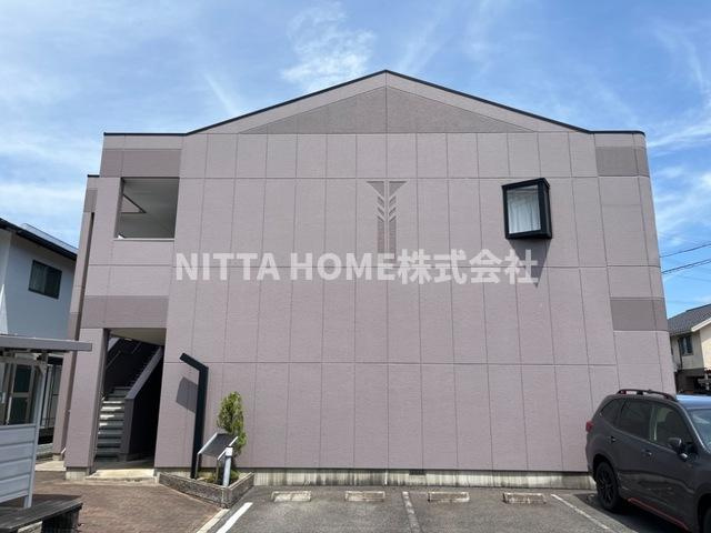 豊岡市九日市下町のアパートのエントランス