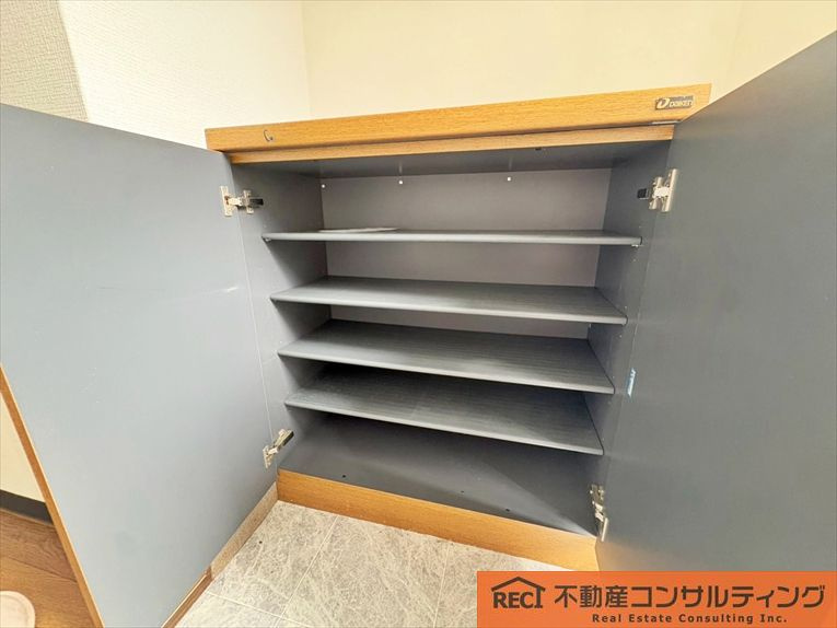 神戸市東灘区青木2丁目　テラスハウスの収納