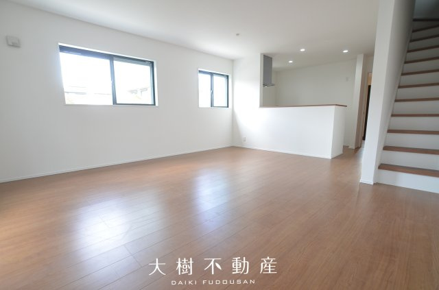 【居間・リビング】 | 海老名市中新田4丁目 新築戸建て 全4棟【仲介手数料無料】