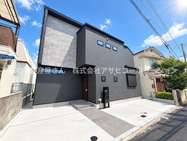 垂水区歌敷山3丁目　新築戸建て　１棟限定の外観|接道面が広いので存在感のある外観になっています！
