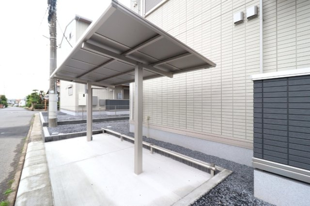 D-Invest栄町の設備|屋根付き駐輪場があります。