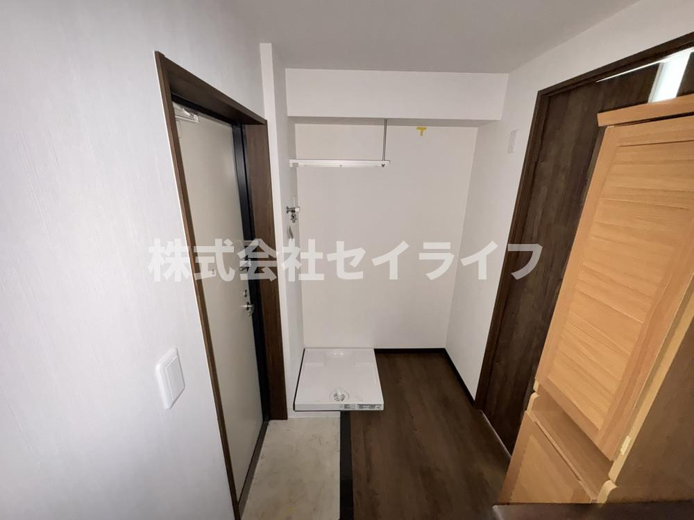 ヒルズ八尾本町の玄関