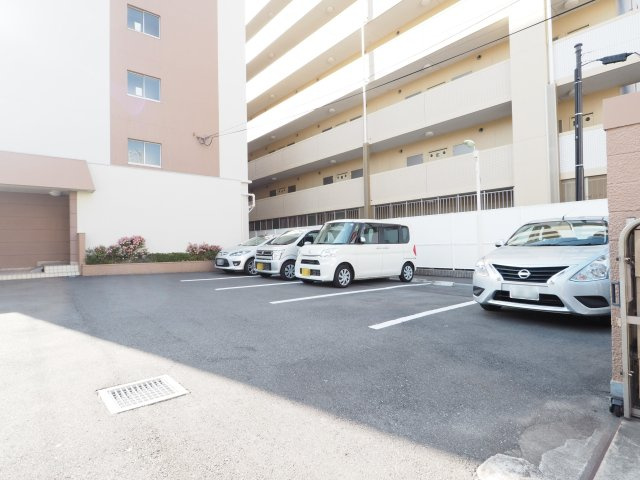 【駐車場】