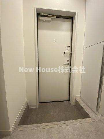 プラスドア目白台の玄関