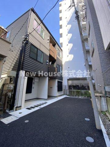 プラスドア目白台の外観
