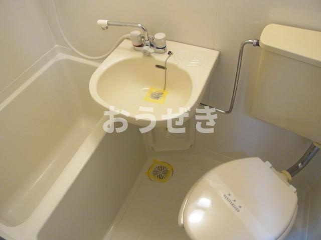 メイツ伊勢佐木長者町の浴室