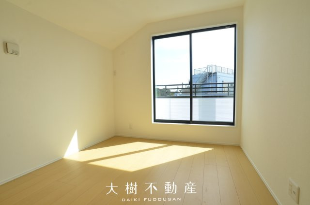 【洋室】 | 海老名市国分北3丁目 新築戸建て 全2棟【仲介手数料無料】 | 2階　洋室2（5.2帖）